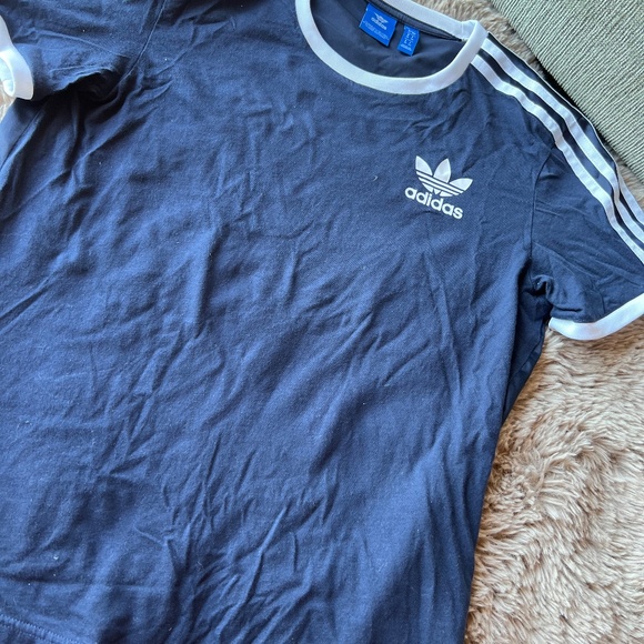 NWOT Adidas unisex navy blue tshirt with shiny back - Picture 3 of 6